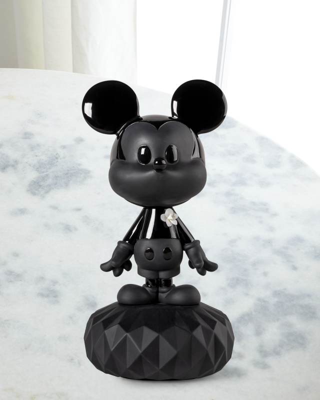 Mickey Total Black Sculpture